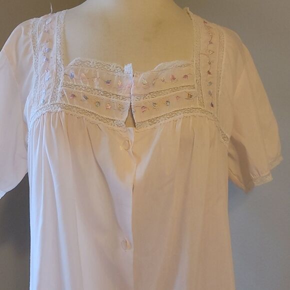 Barbizon vintage nightgown medium. - Picture 2 of 7